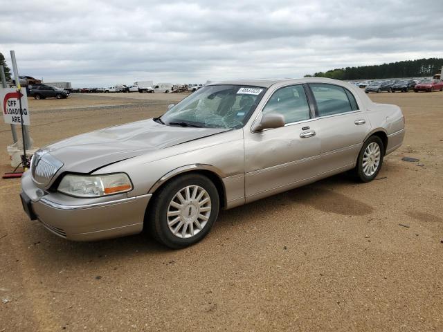 1LNHM82W33Y661014 - 2003 LINCOLN TOWN CAR SIGNATURE GOLD photo 1