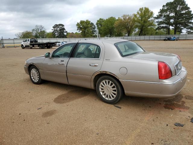 1LNHM82W33Y661014 - 2003 LINCOLN TOWN CAR SIGNATURE GOLD photo 2