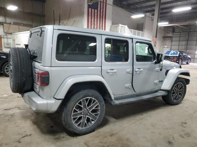 1C4JJXP62NW199075 - 2022 JEEP WRANGLER U SAHARA 4XE SILVER photo 3