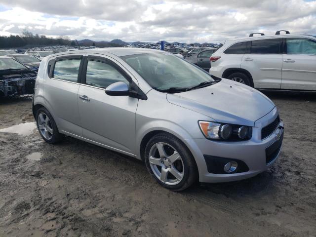 1G1JE6SB1F4124358 - 2015 CHEVROLET SONIC LTZ SILVER photo 4