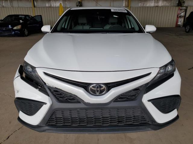 4T1G11AK6PU802603 - 2023 TOYOTA CAMRY SE NIGHT SHADE WHITE photo 5