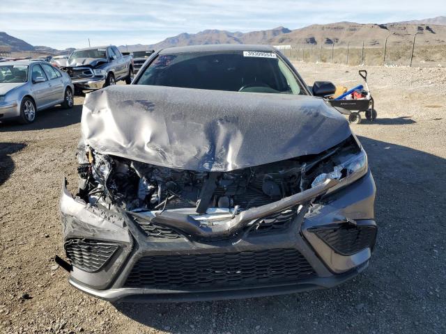 4T1G11AKXPU080892 - 2023 TOYOTA CAMRY SE NIGHT SHADE GRAY photo 5