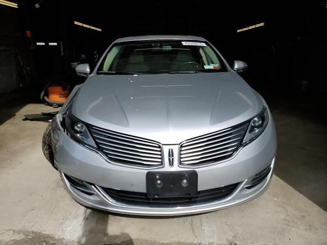 3LN6L2J97GR633689 - 2016 LINCOLN MKZ SILVER photo 5