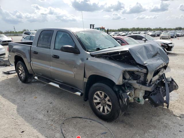 1Z7HC28K97S234099 - 2007 MITSUBISHI RAIDER LS GRAY photo 4