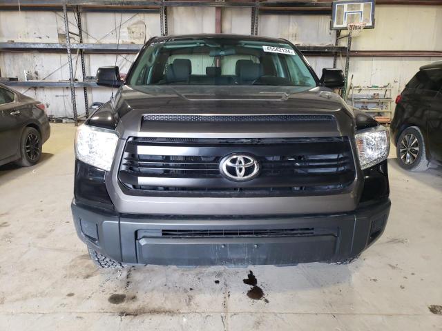 5TFUM5F15HX071622 - 2017 TOYOTA TUNDRA DOUBLE CAB SR/SR5 BLACK photo 5