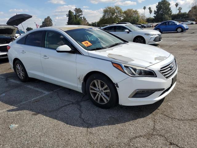 5NPE24AF1FH209768 - 2015 HYUNDAI SONATA SE WHITE photo 4