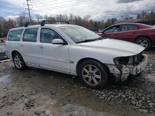 YV1SW592251509060 - 2005 VOLVO V70 FWD WHITE photo 4