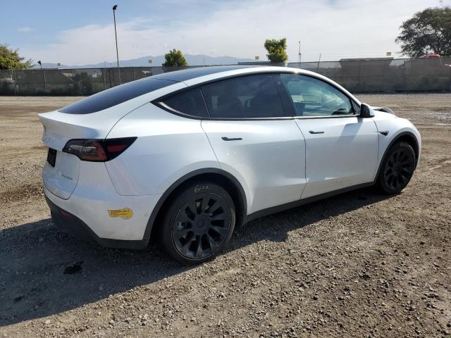 7SAYGDEE2NF411468 - 2022 TESLA MODEL Y WHITE photo 3