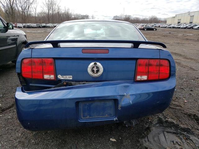 1ZVFT80N565232355 - 2006 FORD MUSTANG BLUE photo 6