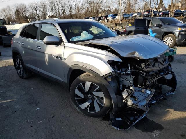 1V2KE2CA4RC202103 - 2024 VOLKSWAGEN ATLAS CROS SE Argent photo 4