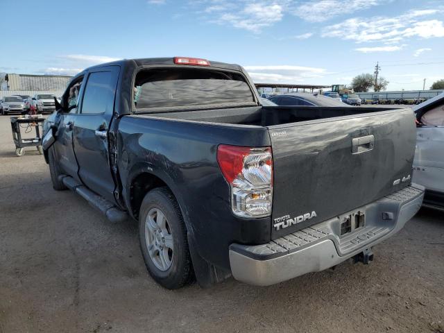 5TFDW5F1XCX232405 - 2012 TOYOTA TUNDRA CREWMAX SR5 CHARCOAL photo 2