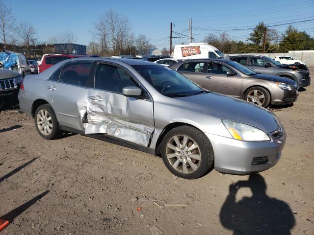 1HGCM664X7A038369 - 2007 HONDA ACCORD SE SILVER photo 4