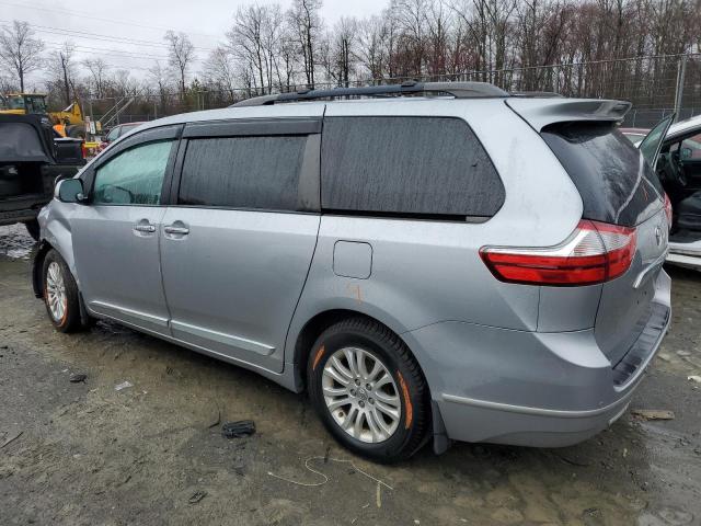 5TDYZ3DC9HS813425 - 2017 TOYOTA SIENNA XLE SILVER photo 2