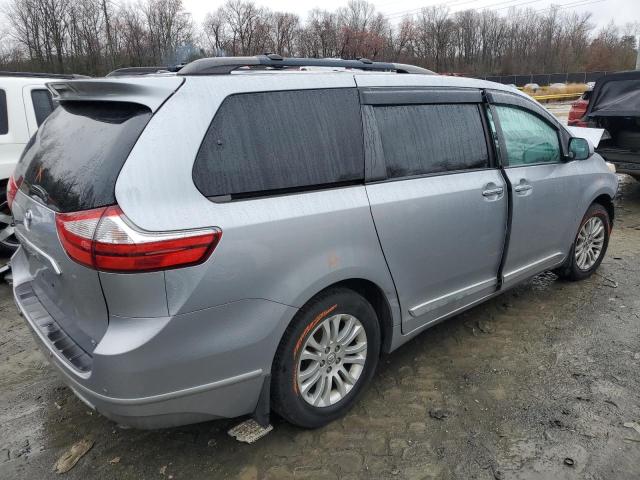 5TDYZ3DC9HS813425 - 2017 TOYOTA SIENNA XLE SILVER photo 3