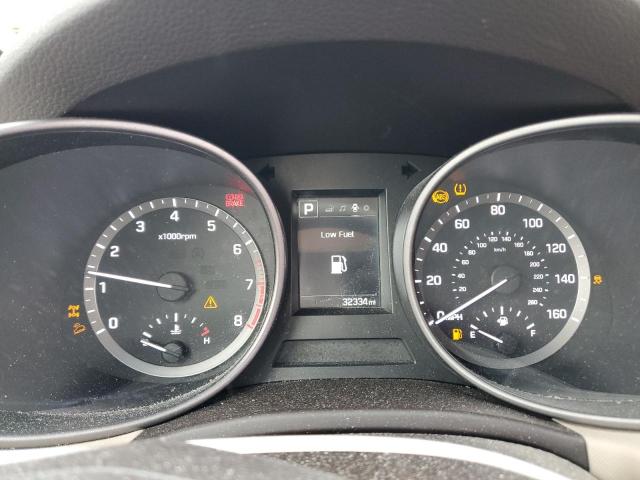 5XYZUDLB2HG423670 - 2017 HYUNDAI SANTA FE S WHITE photo 9