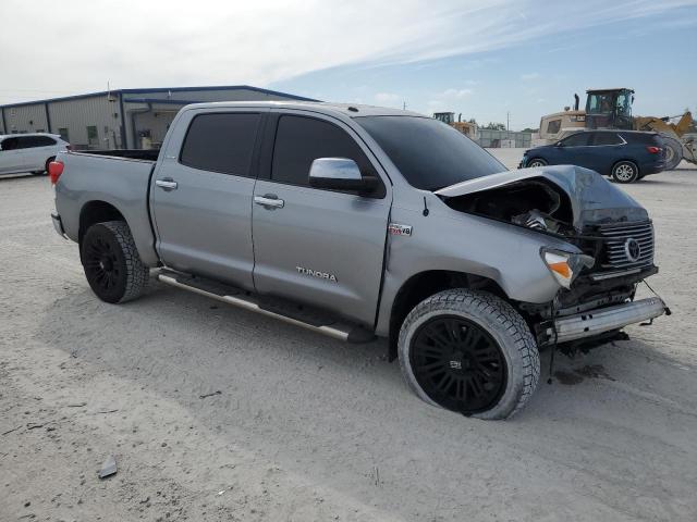 5TFFY5F15DX141627 - 2013 TOYOTA TUNDRA CREWMAX LIMITED SILVER photo 4