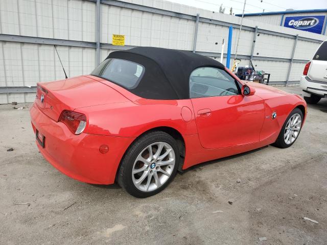 4USBU335X6LW68122 - 2006 BMW Z4 3.0 RED photo 3