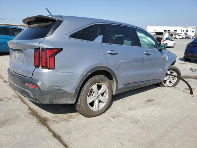 5XYRG4LC6NG088425 - 2022 KIA SORENTO LX GRAY photo 3