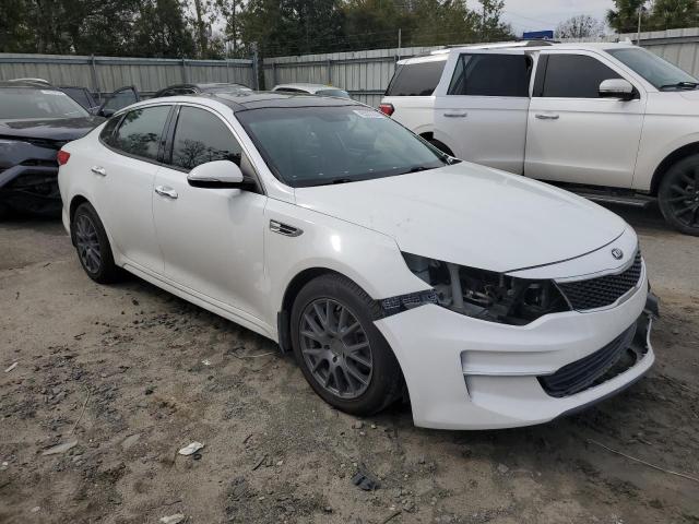 5XXGU4L31GG120589 - 2016 KIA OPTIMA EX WHITE photo 4