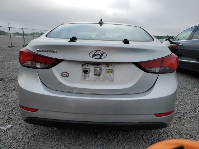 5NPDH4AEXGH675699 - 2016 HYUNDAI ELANTRA SE SILVER photo 6