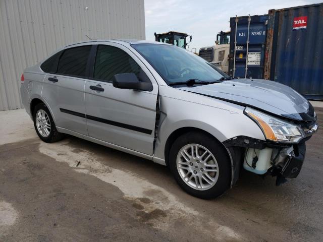 1FAHP3FN1BW167394 - 2011 FORD FOCUS SE SILVER photo 4