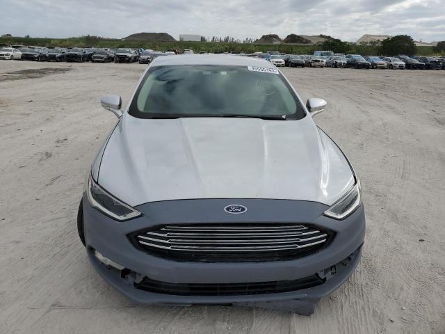 3FA6P0PU6HR303879 - 2017 FORD FUSION SE PHEV GRAY photo 5