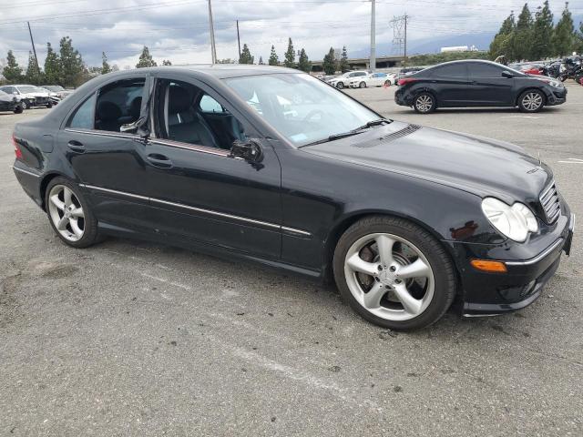 WDBRF56H76F731304 - 2006 MERCEDES-BENZ C 350 BLACK photo 4