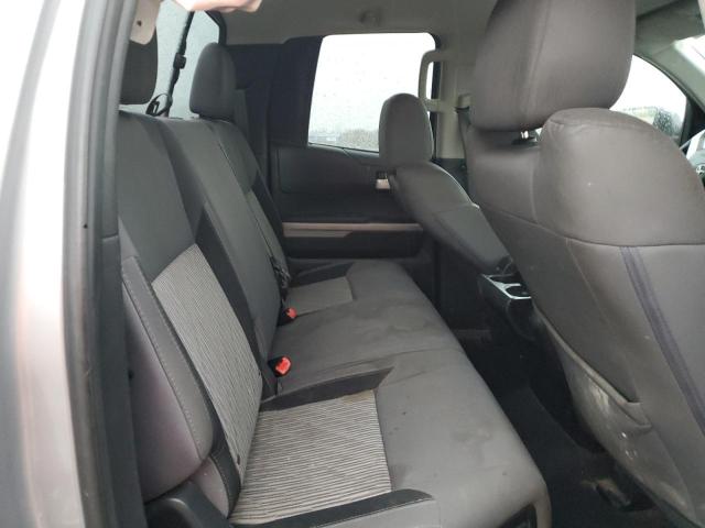 5TFRW5F15GX196926 - 2016 TOYOTA TUNDRA DOUBLE CAB SR/SR5 SILVER photo 10