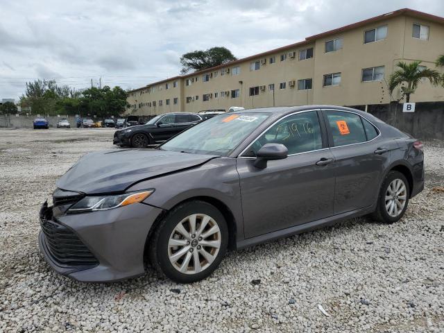 4T1C11AKXLU903197 - 2020 TOYOTA CAMRY LE GRAY photo 1