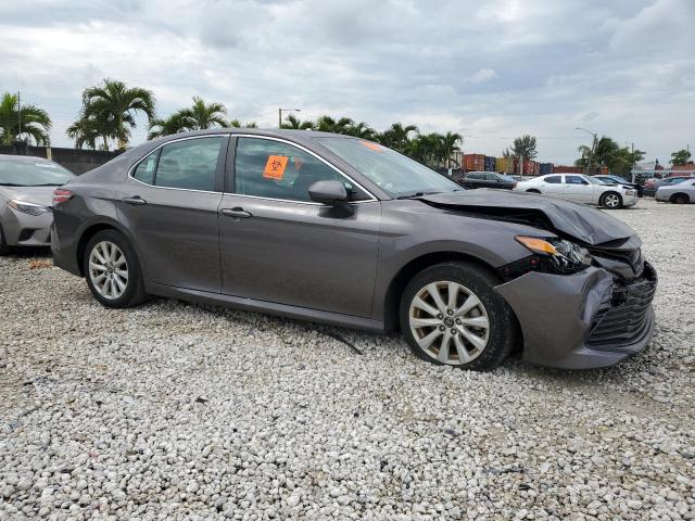 4T1C11AKXLU903197 - 2020 TOYOTA CAMRY LE GRAY photo 4