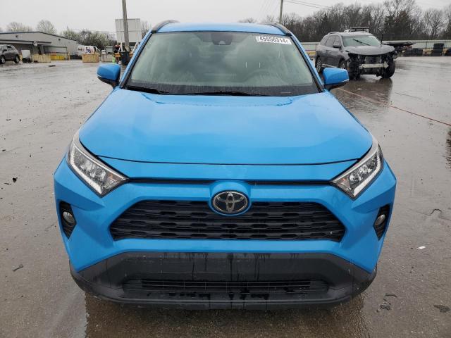 2T3P1RFV6MW155494 - 2021 TOYOTA RAV4 XLE BLUE photo 5