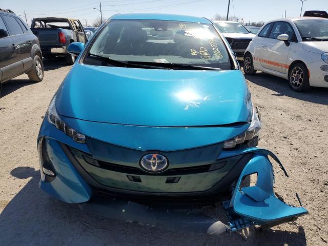 JTDKARFPXJ3072774 - 2018 TOYOTA PRIUS PRIM Blau Foto 5