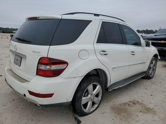 4JGBB8GB2BA736424 - 2011 MERCEDES-BENZ ML 350 4MATIC WHITE photo 3