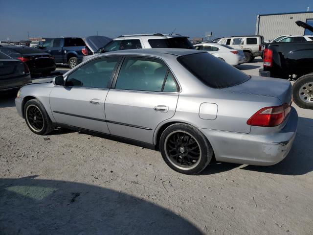 1HGCG6659XA071041 - 1999 HONDA ACCORD LX GRAY photo 2