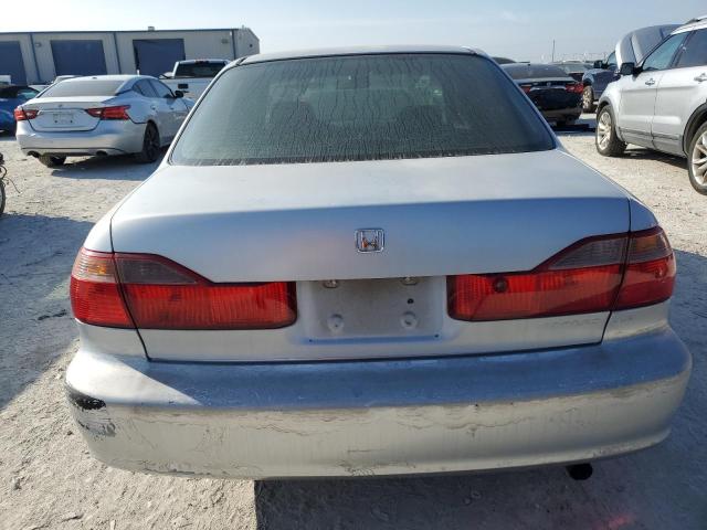 1HGCG6659XA071041 - 1999 HONDA ACCORD LX GRAY photo 6