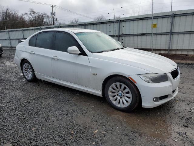 WBAPH77509NL81556 - 2009 BMW 328 I WHITE photo 4