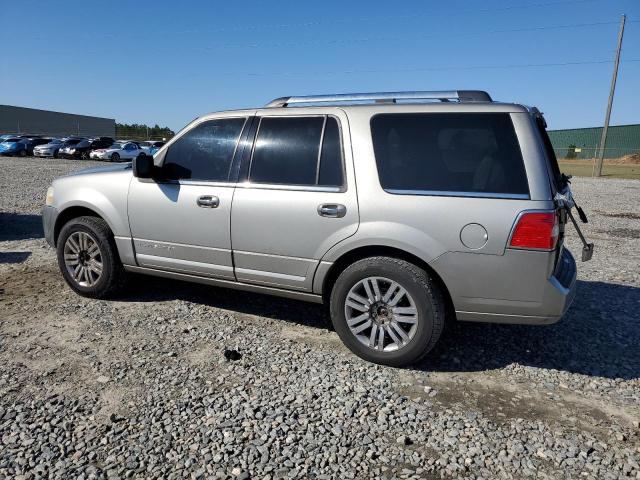5LMFU27588LJ03679 - 2008 LINCOLN NAVIGATOR SILVER photo 2