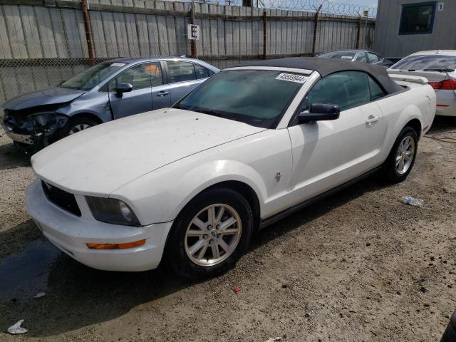 1ZVFT84N875253650 - 2007 FORD MUSTANG WHITE photo 1