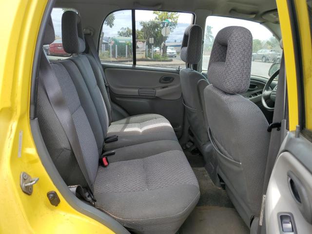 2CNBE134346910992 - 2004 CHEVROLET TRACKER YELLOW photo 11