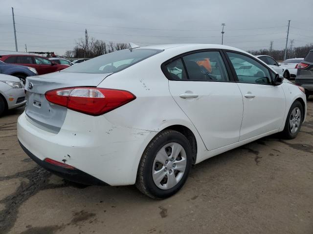 KNAFK4A68G5615713 - 2016 KIA FORTE LX WHITE photo 3