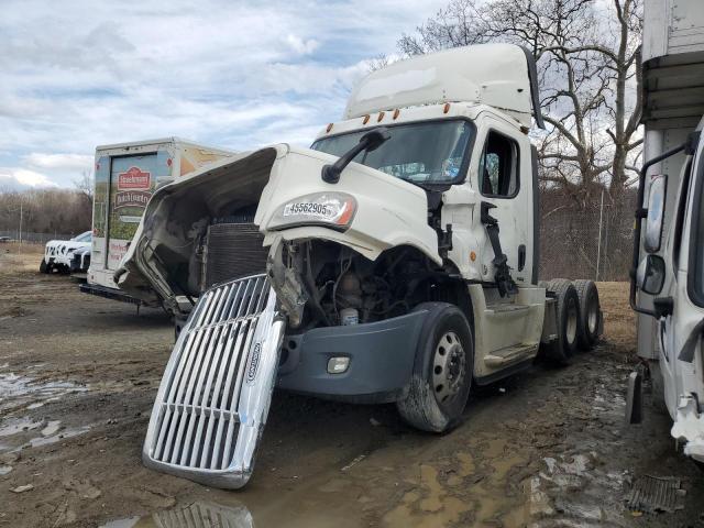 1FUJGED58ELFT1094 - 2014 FREIGHTLINER CASCADIA WHITE photo 2