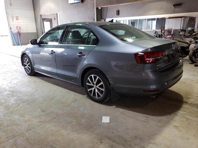 3VWDB7AJ5HM215875 - 2017 VOLKSWAGEN JETTA SE GRAY photo 2