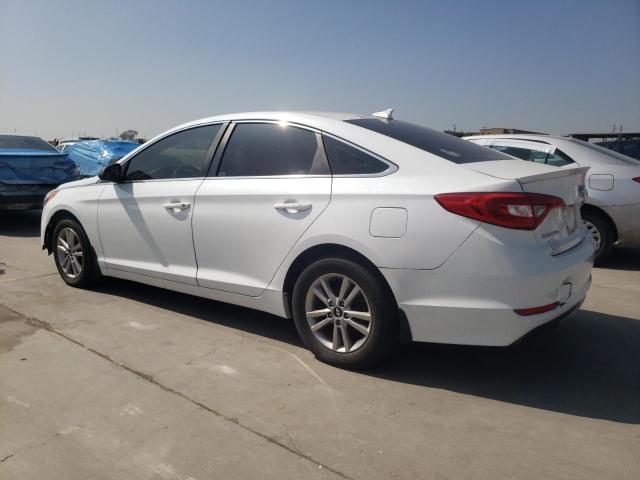 5NPE24AF6FH205974 - 2015 HYUNDAI SONATA SE WHITE photo 2