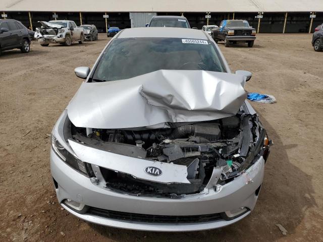 3KPFL4A85HE089743 - 2017 KIA FORTE EX SILVER photo 5