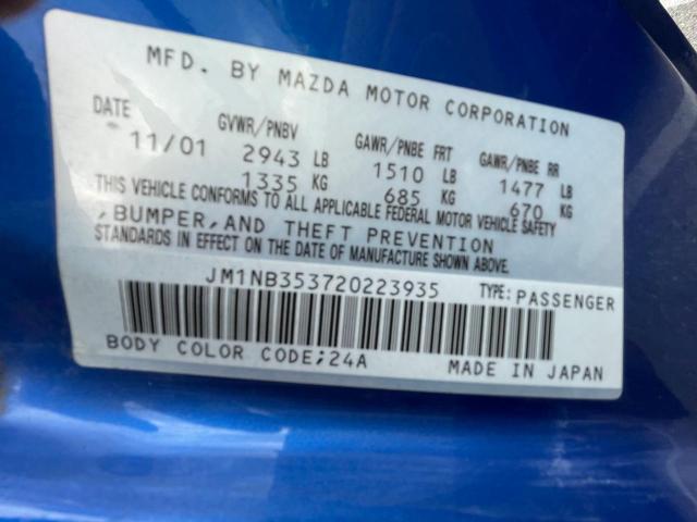 JM1NB353720223935 - 2002 MAZDA MX-5 MIATA BASE BLUE photo 10