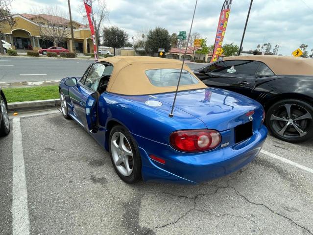 JM1NB353720223935 - 2002 MAZDA MX-5 MIATA BASE BLUE photo 3