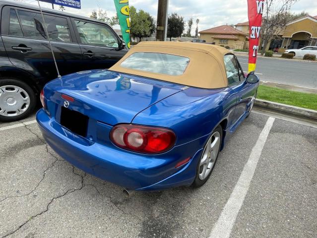 JM1NB353720223935 - 2002 MAZDA MX-5 MIATA BASE BLUE photo 4