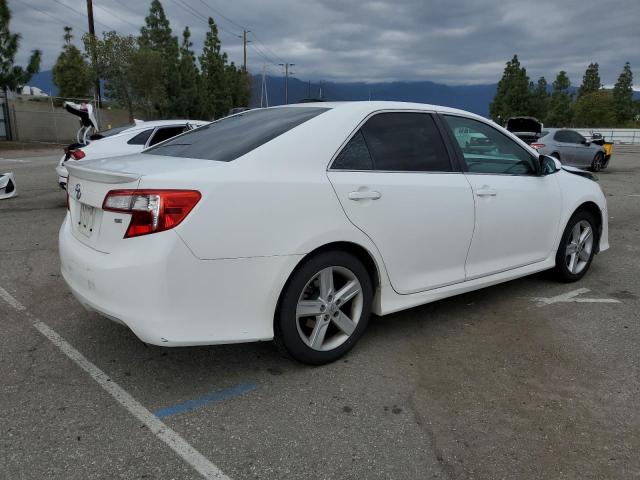 4T1BF1FK2EU783999 - 2014 TOYOTA CAMRY L WHITE photo 3