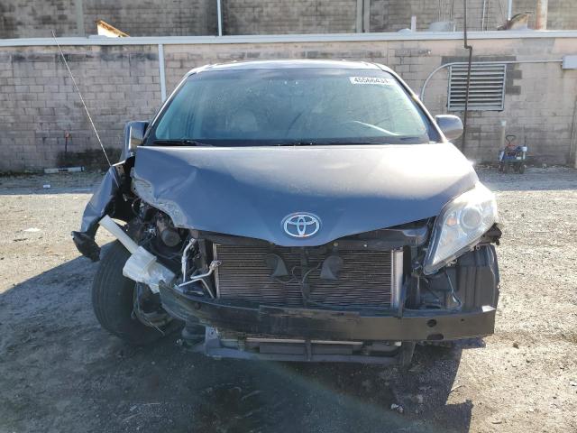 5TDKK3DC8CS177034 - 2012 TOYOTA SIENNA LE GRAY photo 5