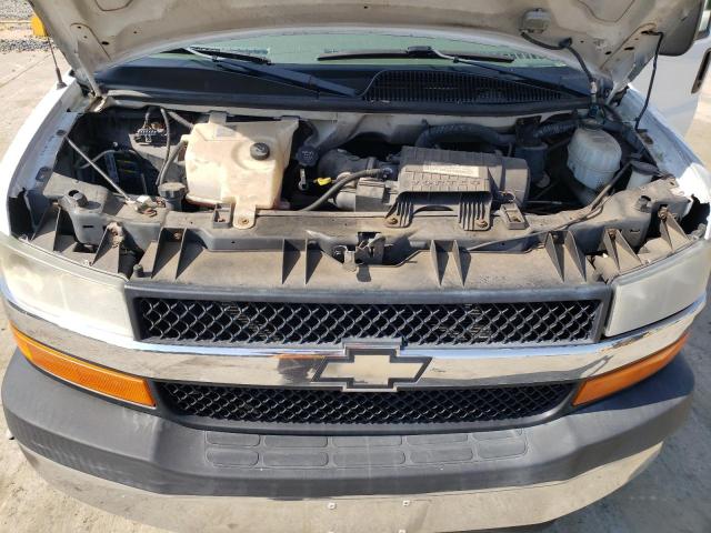 1GAHG39U871195414 - 2007 CHEVROLET EXPRESS G3 WHITE photo 12